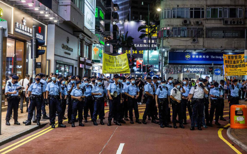 Bloqueio-Praca-da-Paz-CelestialIsaac-LawrenceAFPSi_00308296_0_202106041836