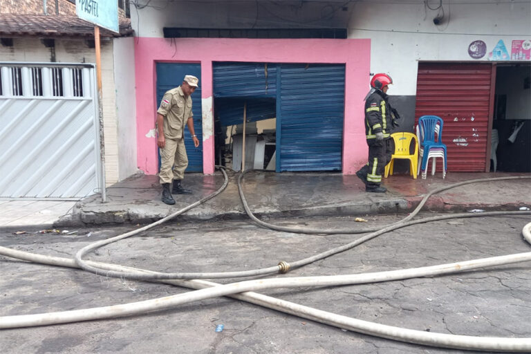 Incendio-bar-Centro-de-Manaus-768x512
