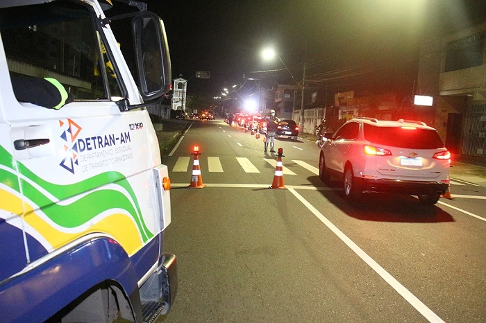 Natal - Detran-AM flagra 77 condutores dirigindo sob efeito de bebida alcoólica