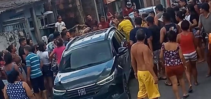 Jovem morre após ser baleado na frente da casa da avó em Manaus
