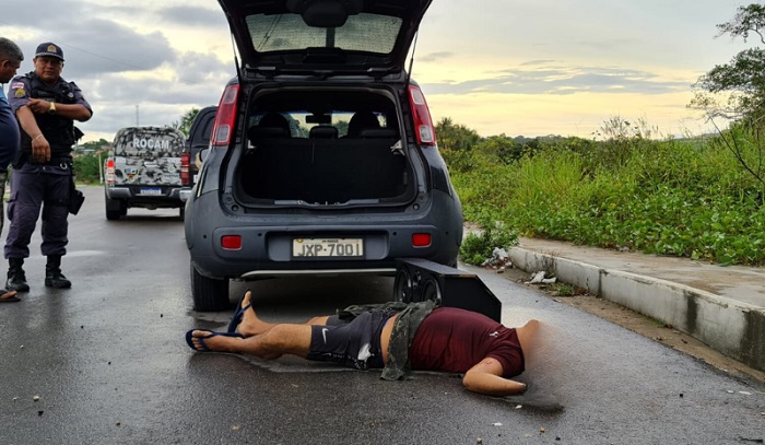 Cenas fortes! Borracheiro cai em emboscada e é morto a tiros em Manaus