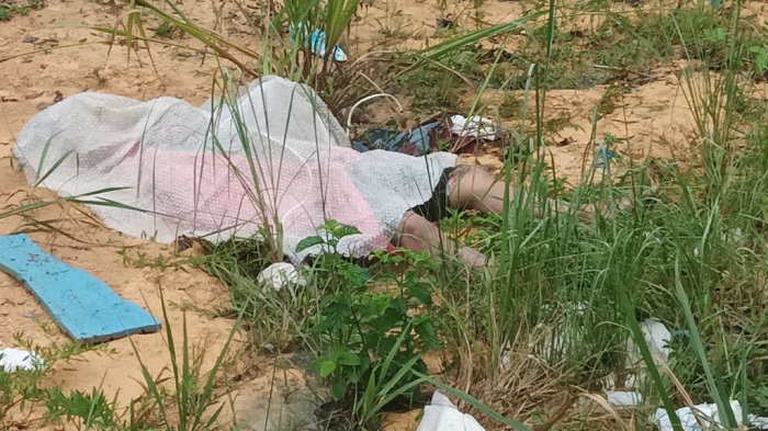 Corpo com sinais de t0rtura é abandonado em ramal na zona leste de Manaus