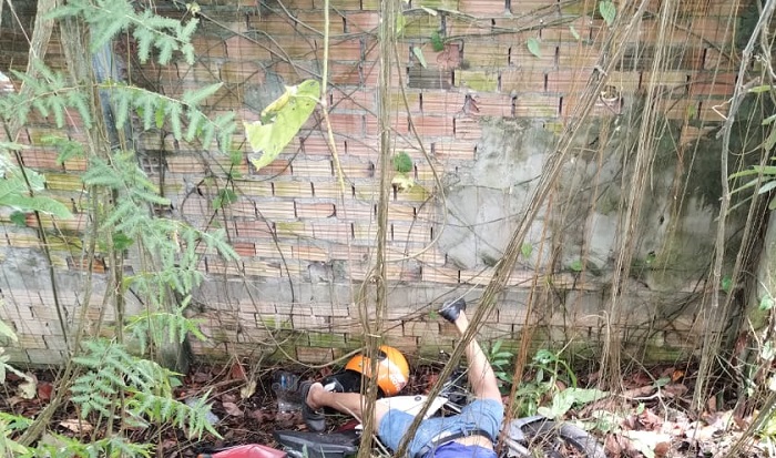 Garupa morre após condutor perder controle de moto em Manaus; veja1