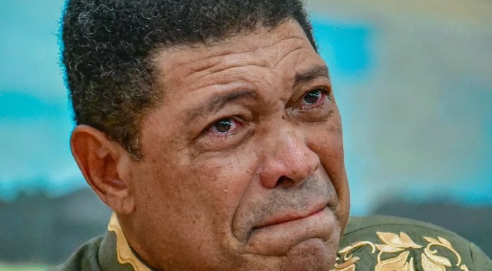 Valdemiro Santiago vive maré de azar, leva golpe de R$ 800 milhões, perde jato e é despejado