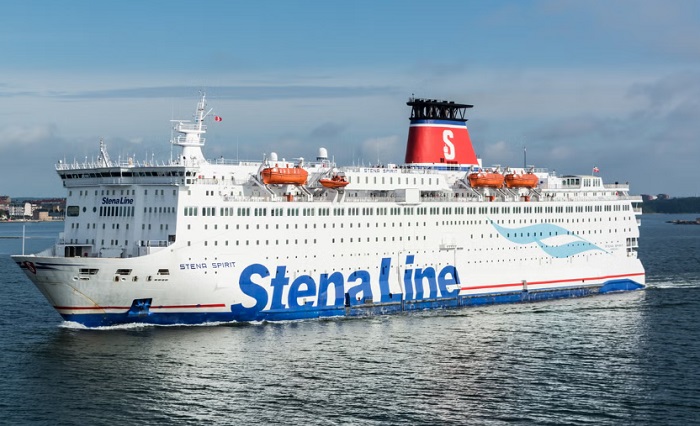 Mãe tenta salvar filho e ambos morrem ao caírem de balsa