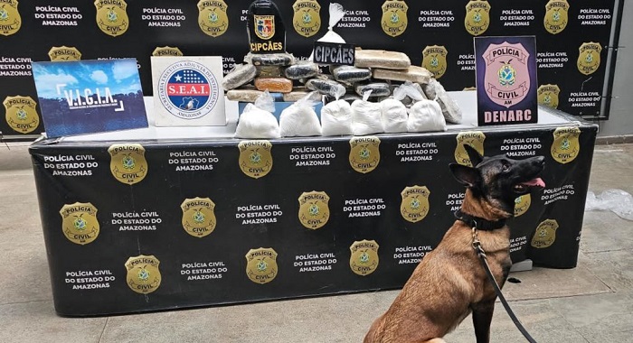 Mais de 20 kg de drogas são apreendidas em embarcação no porto de Manaus