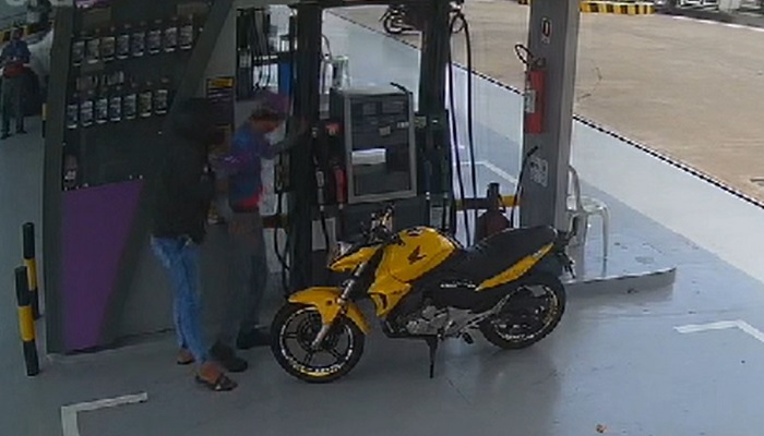 Polícia procura assaltante que humilhou frentista em posto de Manaus