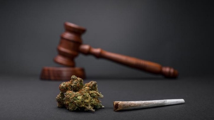 STF pode mudar lei e liberar porte de drogas de uso pessoal