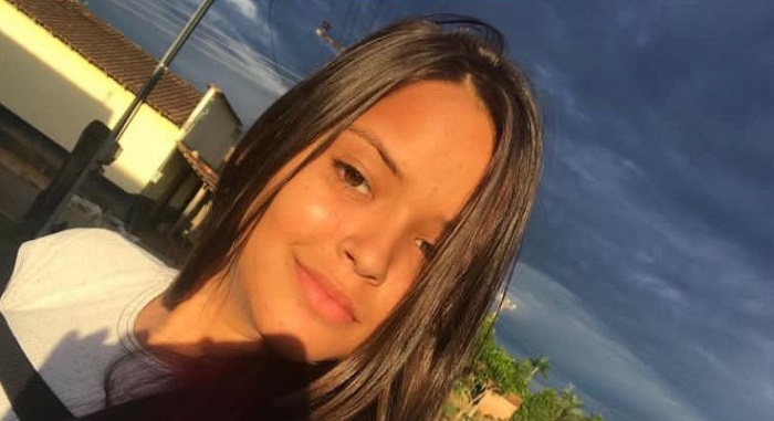Jovem de 17 anos é morta cruelmente após ter casa invadida