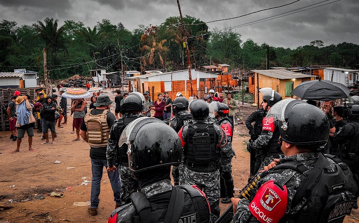 Forças de Segurança realizam operação de reintegração de posse, no Tarumã