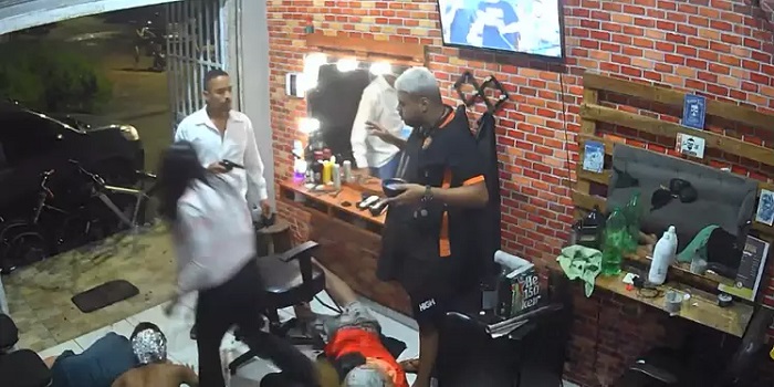 VÍDEO Casal assalta duas barbearias na mesma noite