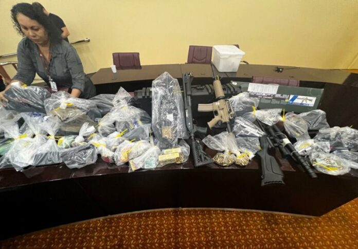 PMs suspeitos de integrar milícia são presos por sequestros e extorsões em Manaus