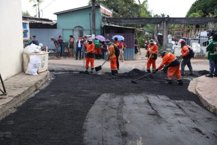 Prefeitura de Manaus intensifica obras do “Plano de Verão” com recapeamento no Tarumã