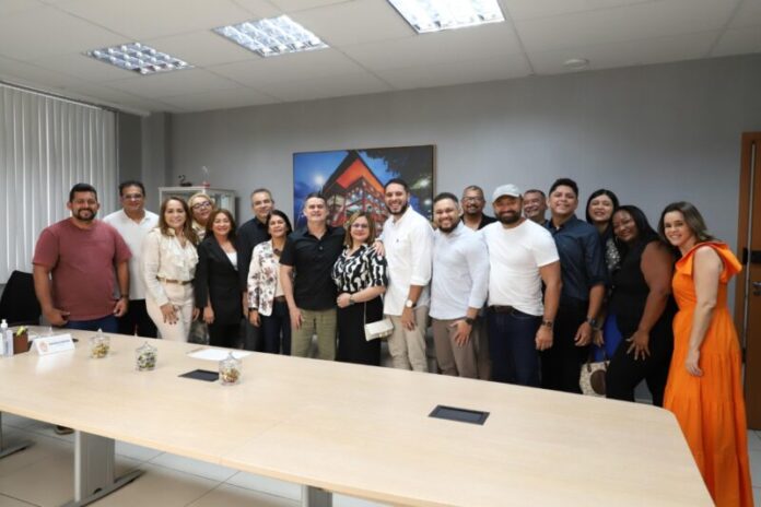 Prefeito David Almeida celebra conquista histórica Manaus tem as melhores escolas do Ideb na região Norte e recebe ‘Prêmio Nacional da Educação’