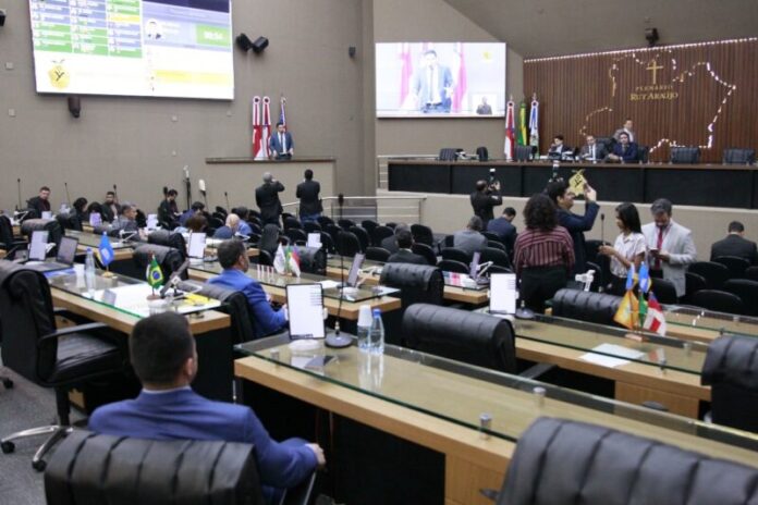Assembleia-Legislativa-do-Amazonas-analisa-63-projetos-incluindo-10-novos-PLs-no-primeiro-dia-de-pauta-Foto-Danilo-Mello-Aleam