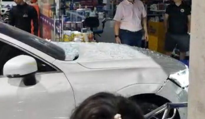 carro_drogaria_D24am